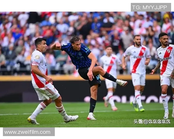 意大利足球天才锋线之星展现惊艳风采，引领全球球迷热潮