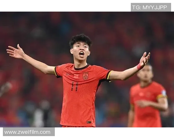 神秘球星现身赛场 他究竟是谁 暗藏无限潜力的足球新星揭秘